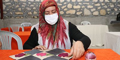  ARSLANKÖYLÜ KADINLAR,  TARİHİ HALKEVİ'NDE MESLEK ÖĞRENİYOR